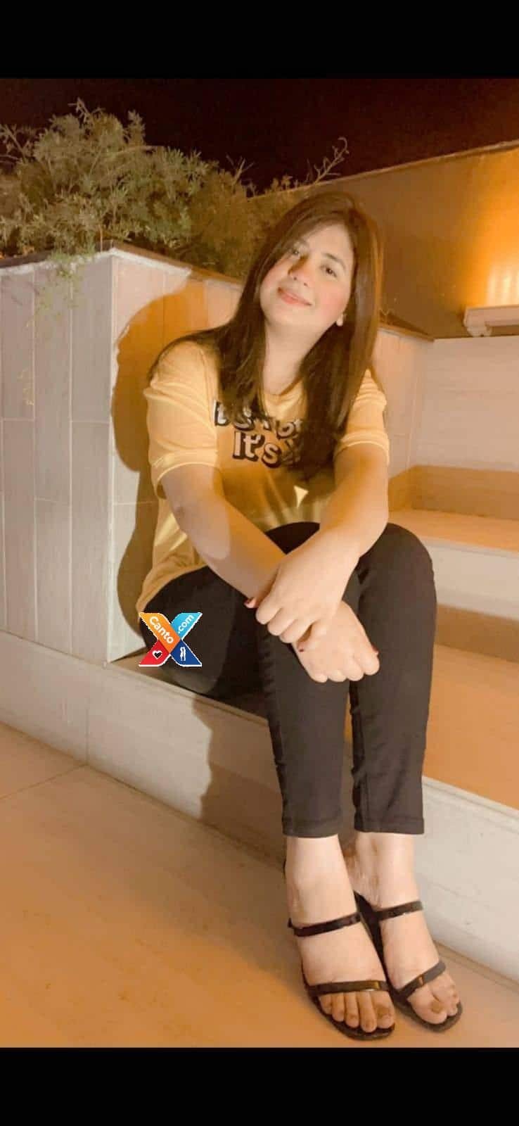 Hot Sexy beautiful models available anytime contact with me